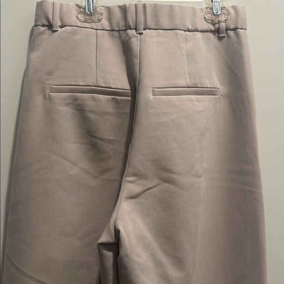 Abercrombie & Fitch A&F Sloane Tailored Premium Crepe Pant in Cream - Picture 5 of 5